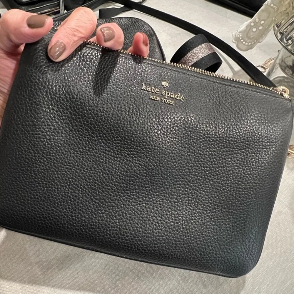 Kate Spade New York LEILA TRIPLE GUSSET CROSSBODY